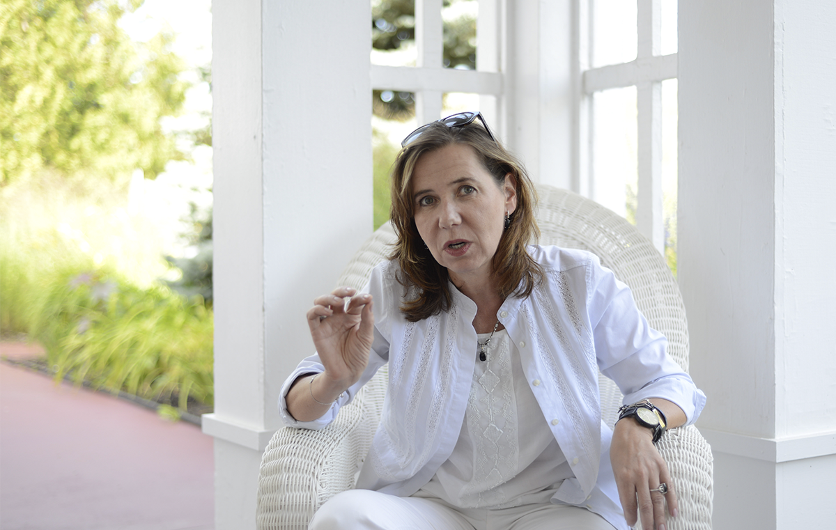 Доктор Джулия Айви doctor Julia Ivy